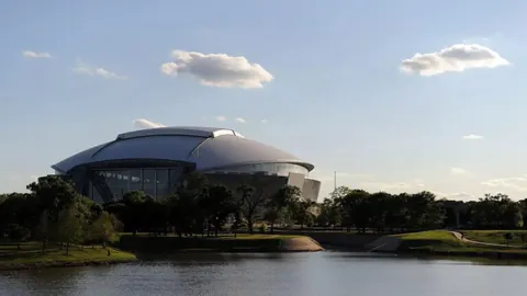 热刺积极追逐四位世界杯门神，皇马对C罗重聚冷感明显。